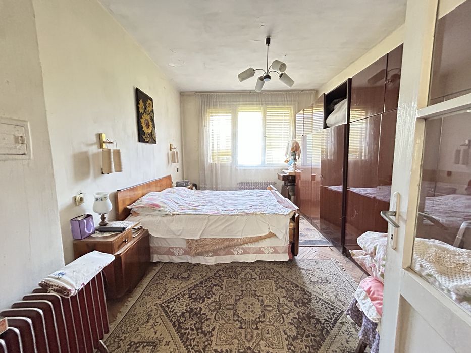 Имоти Силистра продава двустаен апартамент в центъра