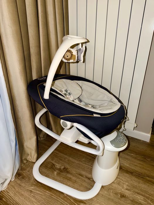 Leagăn electric Graco pentru bebeluși – confort, muzică și vibrații