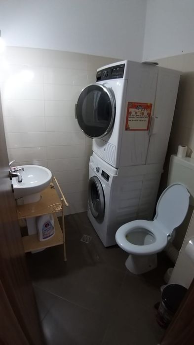 2 camere cu 2 bai