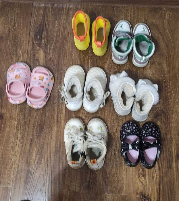 Туфли, босоножки, шлепки, кроссовки, сапоги для девочек от 2-3 лет