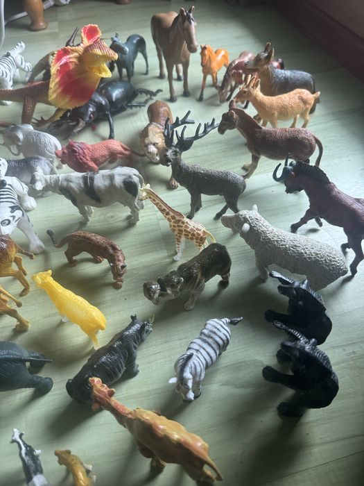 Оригинашни Барби и лот животни