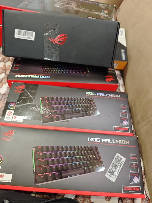Геймърска клавиатура Asus ROG Falchion