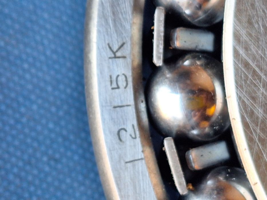 Прдам подшипник 1215к