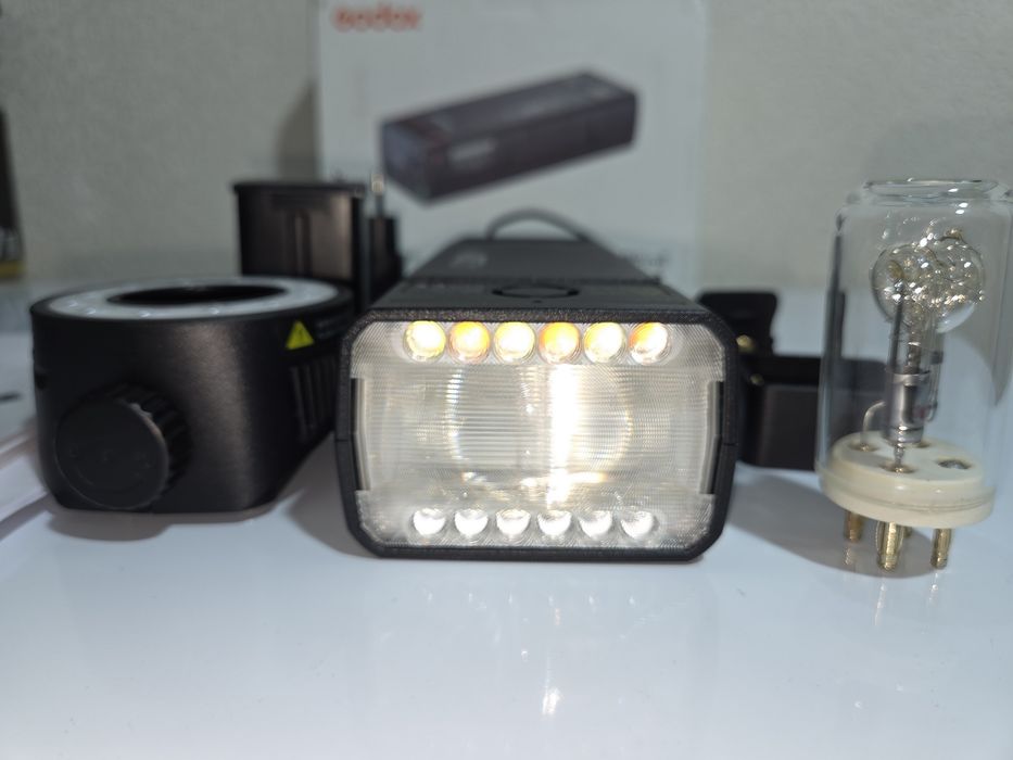 Импульсный свет Godox AD200Pro