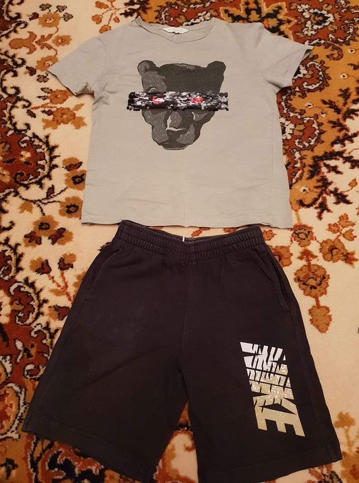 Шорты Nike,футболка Mango 8 лет состояние отличное.Цена за две вещи