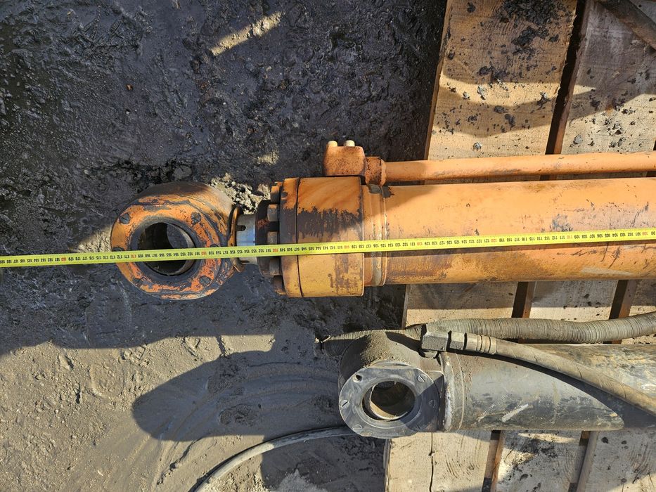 Продам гидроцилиндор