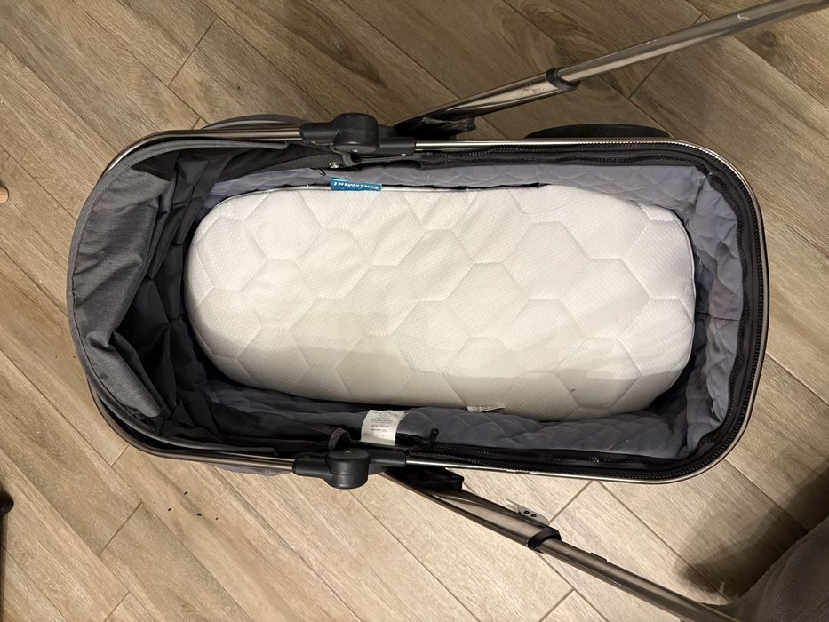 Carucior 2 in 1 cu landou Lionelo