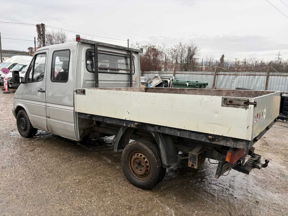 Chiuloasa Vibrochen Bloc motor Piston Baie Mercedes SPRINTER 313 DOKA