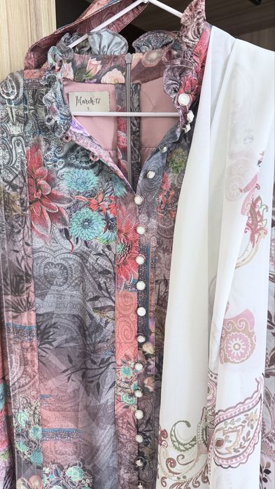 March сән үйінің киімдерін сатамын