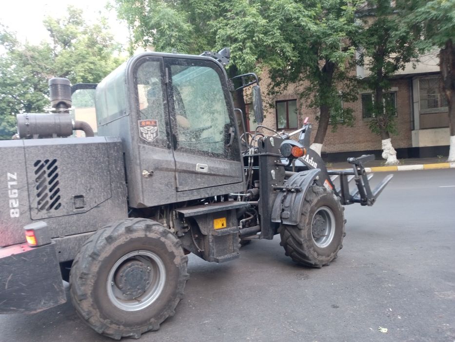 В продаже мини погрузчик