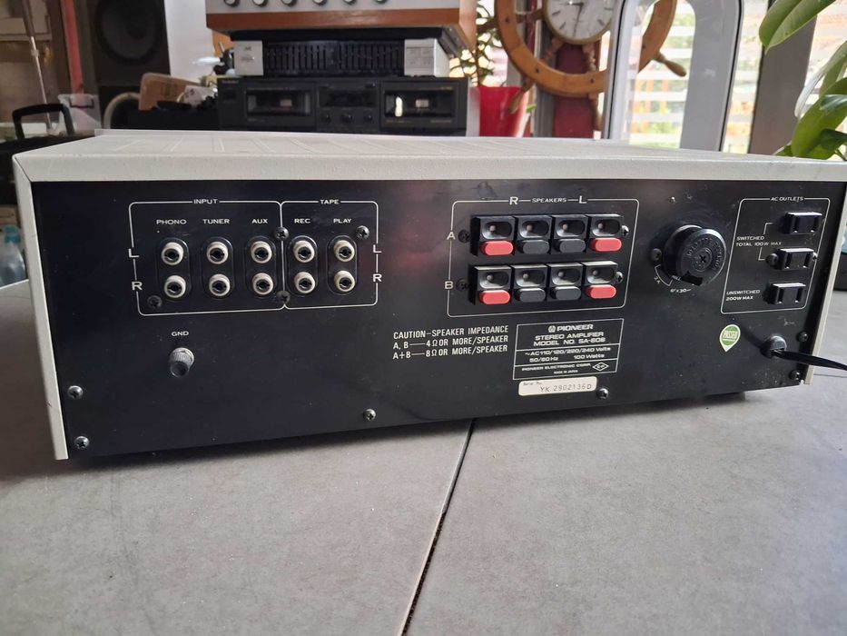 Pioneer SA 606 stereo amplifier