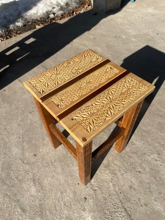 Табуретка для дачи или дома