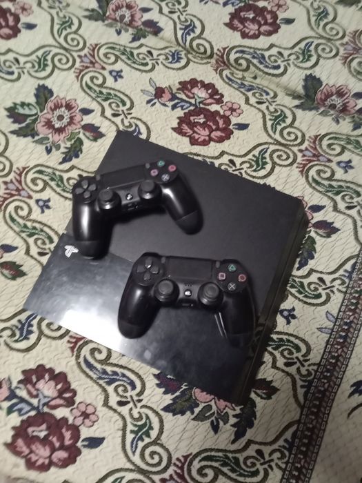 Продам Soni PS 4 Slim на 500 ГБ.
