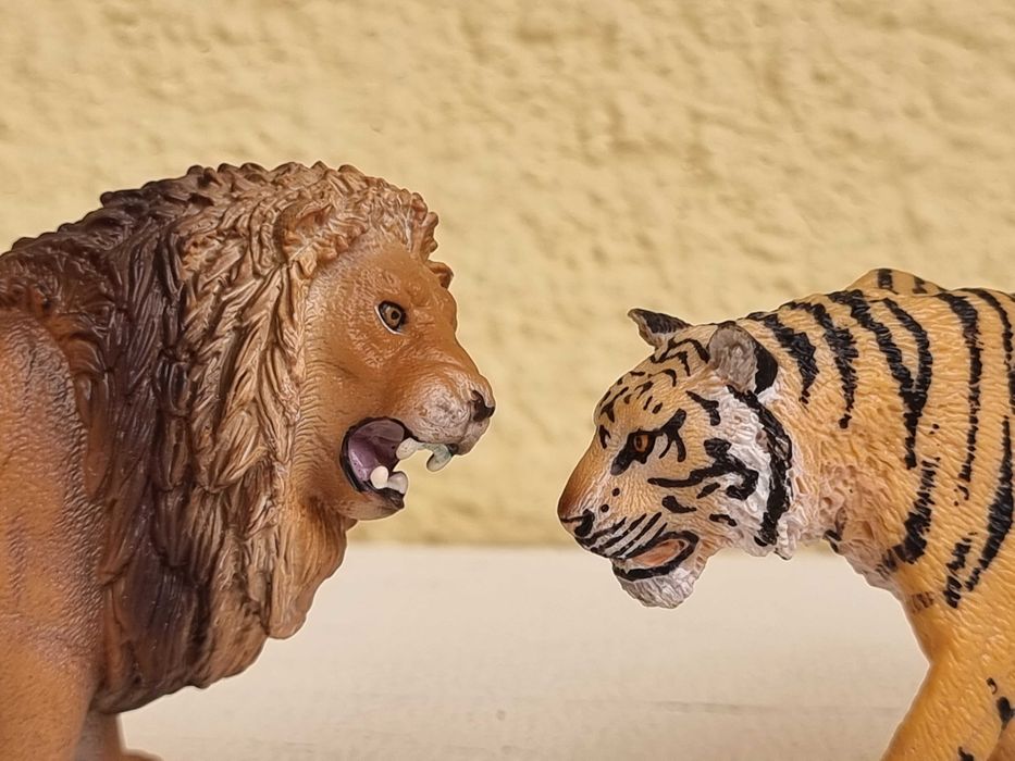 Tigru si leu Schleich