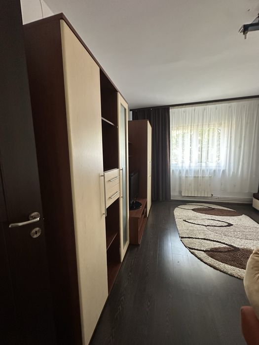 Garsonieră modernă de închiriat – zonă liniștită, mobilată și utilată
