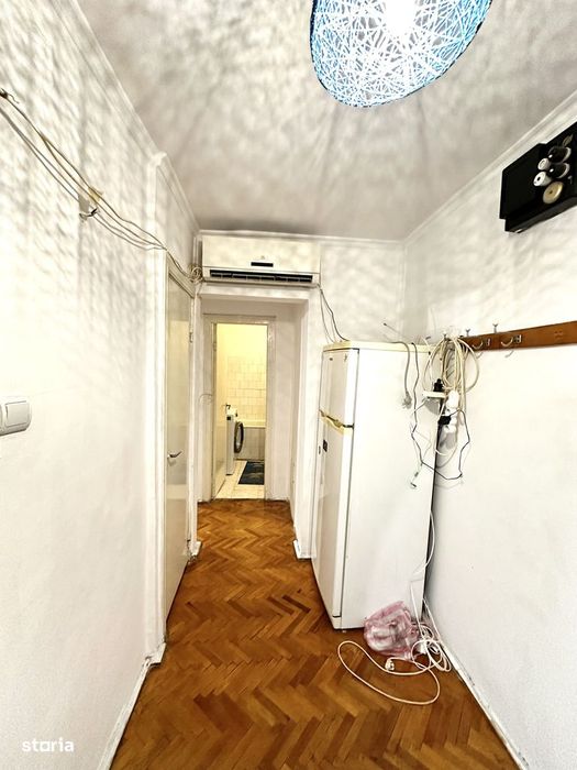 Ap. 2 camere , decomandat , etaj intermediar - Complex Studentesc