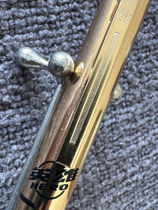 Stilou chinezesc Hero 240 deosebit