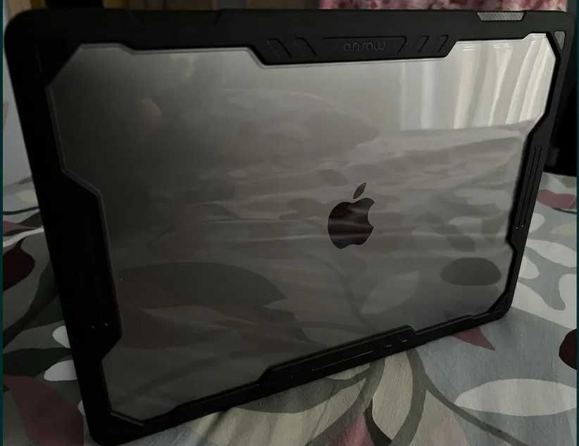 Vand MacBook Pro M1, 8gb RAM, 512 gb Memorie Interna