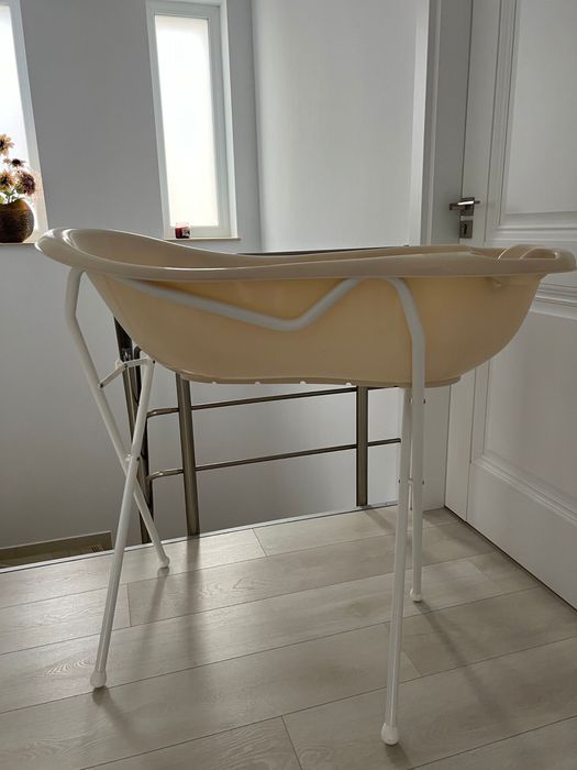 Cadita cu suport pentru bebelusi