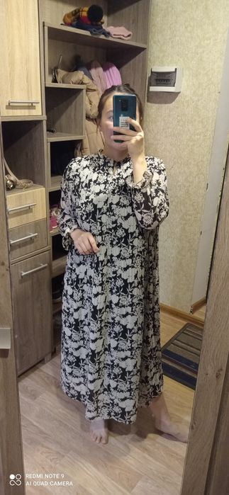 Продаётся платье по 2500