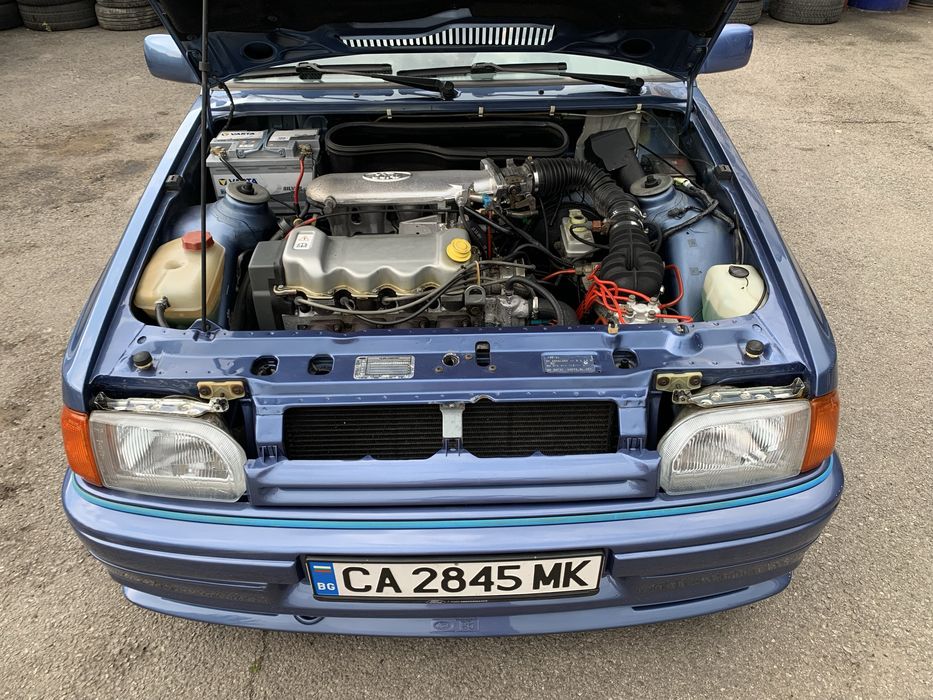 Ретро автомобил Форд Орион РС пакет RS Ford Orion олдтаймер класик XR3