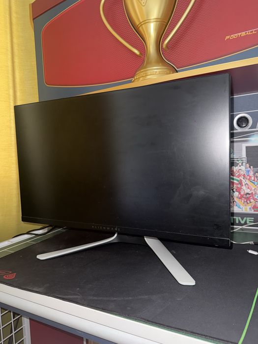 Monitor Alienware 240hz