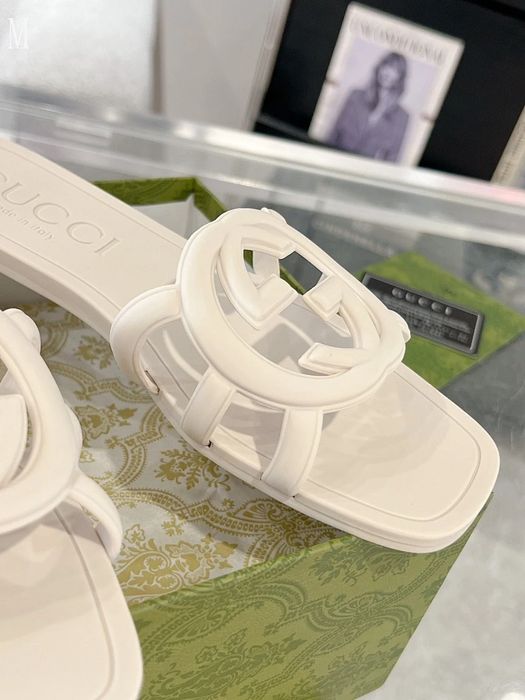 GG Interlocking G Rubber Slide - Cream