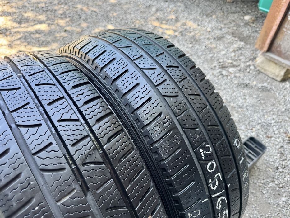 2бр.ЗИМНИ ГУМИ Pirelli 205/65/16C 7.5мм. грайфер за бус