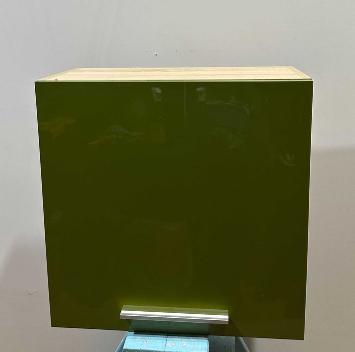 2 buc Dulap Suspendat cu usa si raft; Corp solid de perete