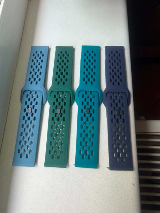 Curea silicon cu inchidere pe interior 22 mm - 2 curele la oferta  !