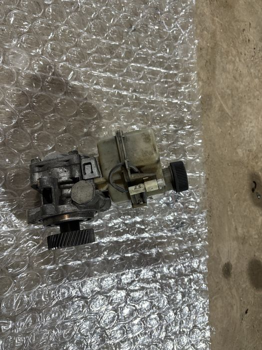 Mazda 5 2.0d 2007 година Хидравлична Помпа