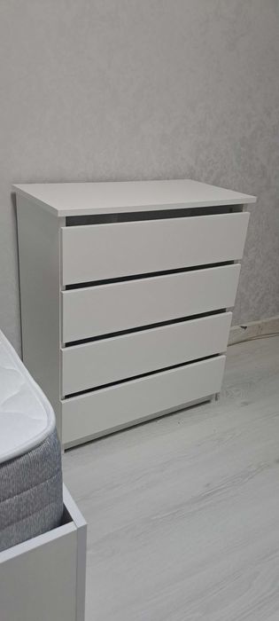Продаётся комод с выдвижными ящиками
