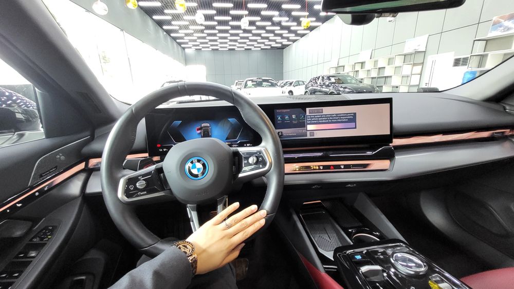 BMW i5 40L Nalichi