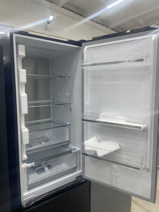 Продам Холодильник BLESK BL-500FXST