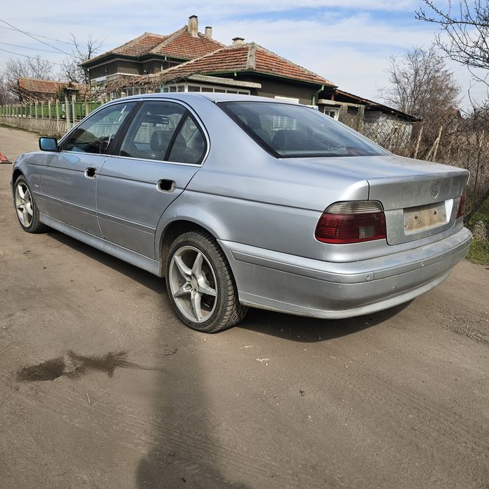 BMW E39 феиса  525 TDS НА части само.