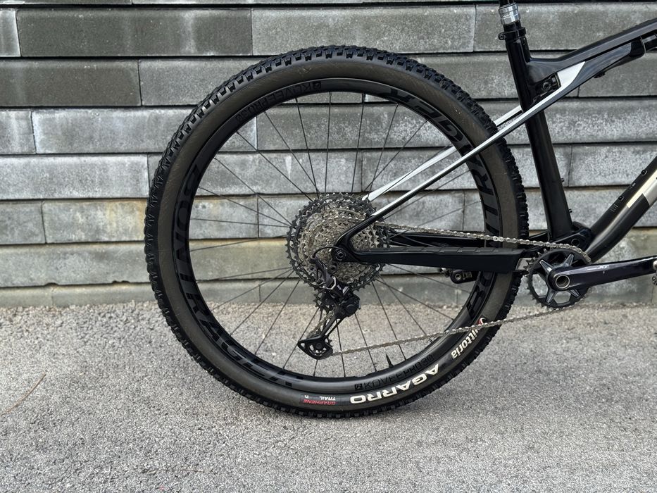 Планински карбонов велосипед TREK SUPERCALIBER 9.8 XT ( M-L размер)