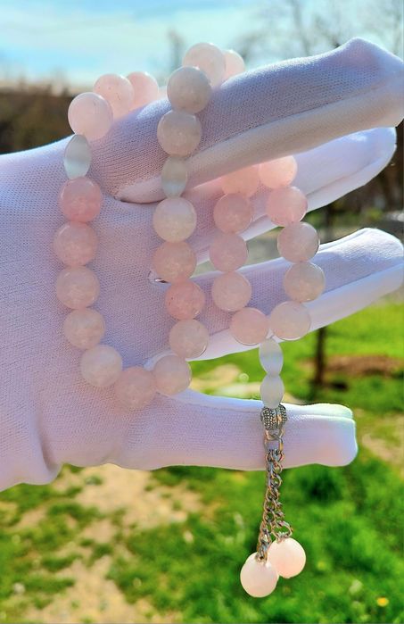 Четки из натуральных камней.