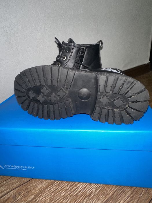 Детские ботинки универсальный пол