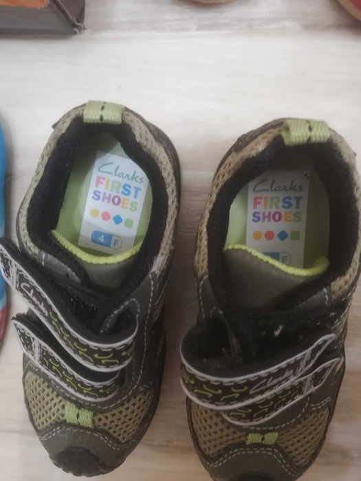 Продам детскую обувь