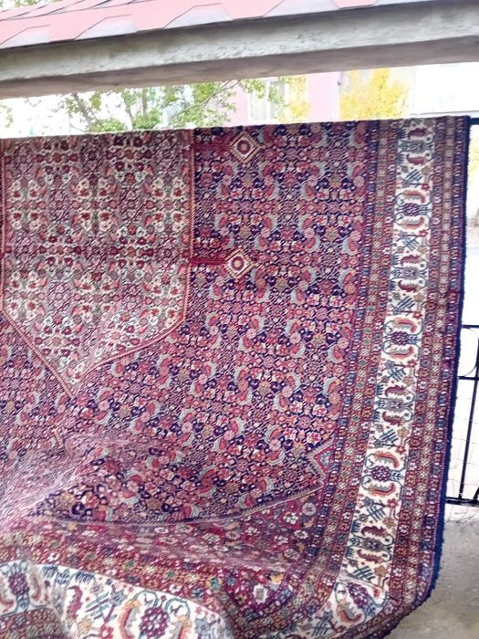 Продавам Персийски килим