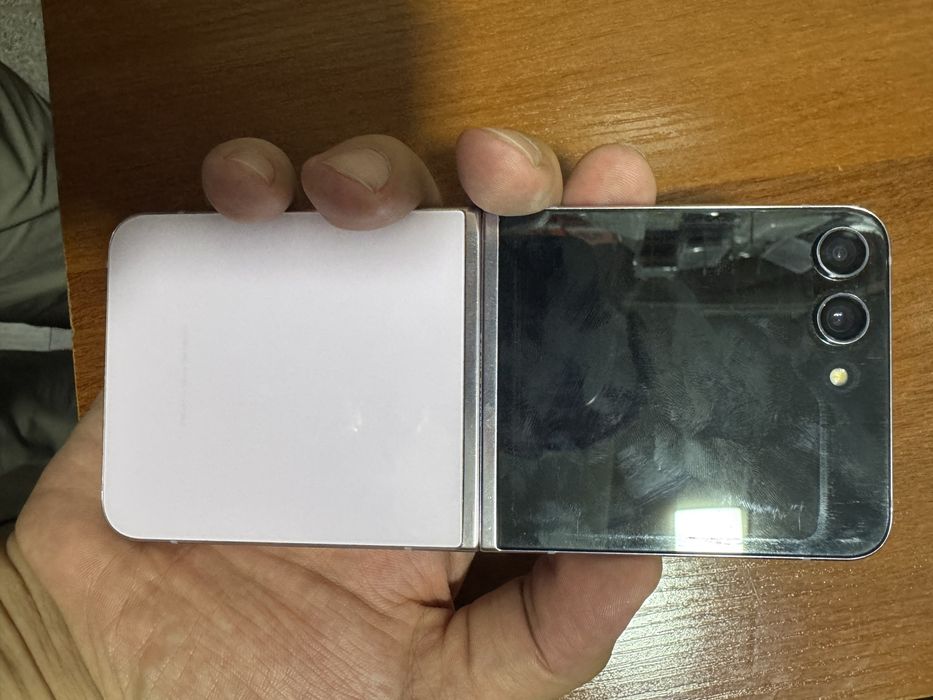 Samsung Z Flip 5