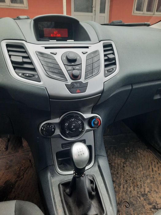 Ford Fiesta Plus 2010 benzina+GPl