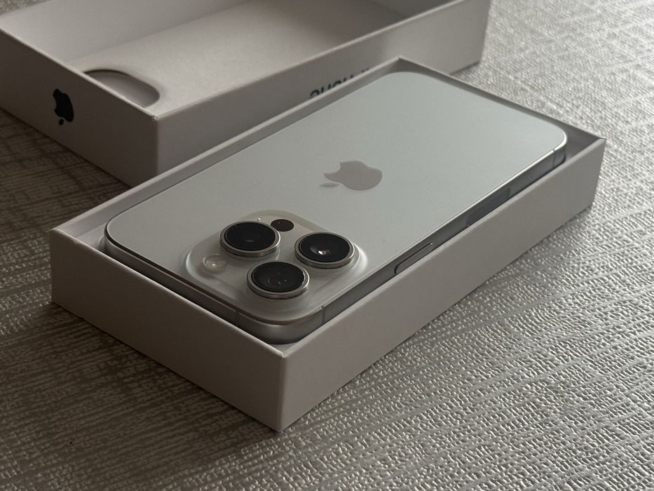 iPhone 15 Pro 128GB Silver eSim – Като НОВ, 90% Батерия.