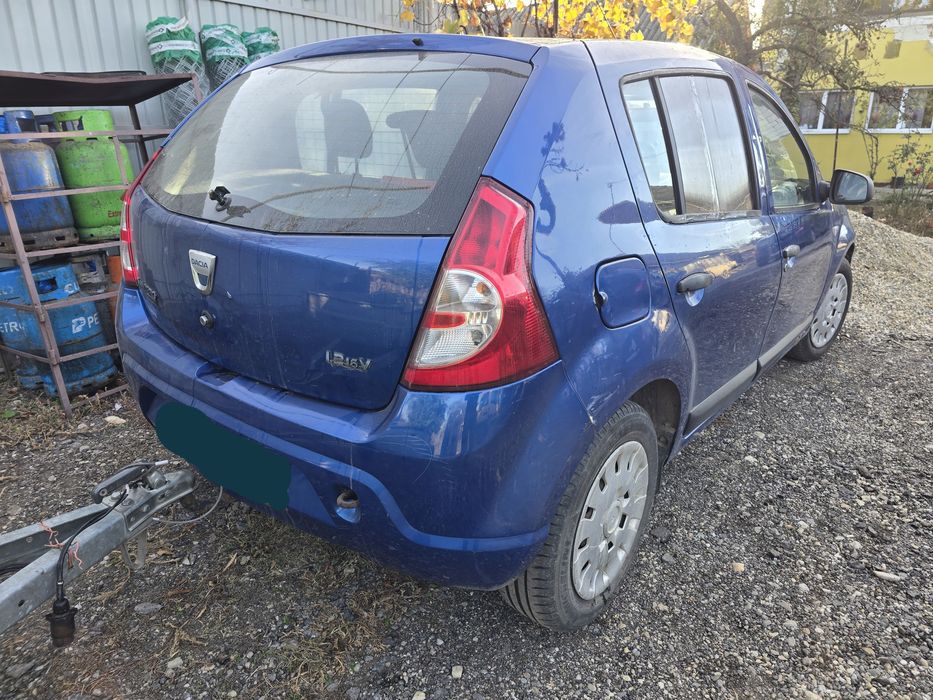 Dezmembrez Dacia Sandero