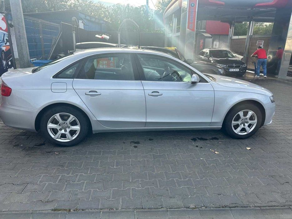 AUDI A4 2010 — imagine 1