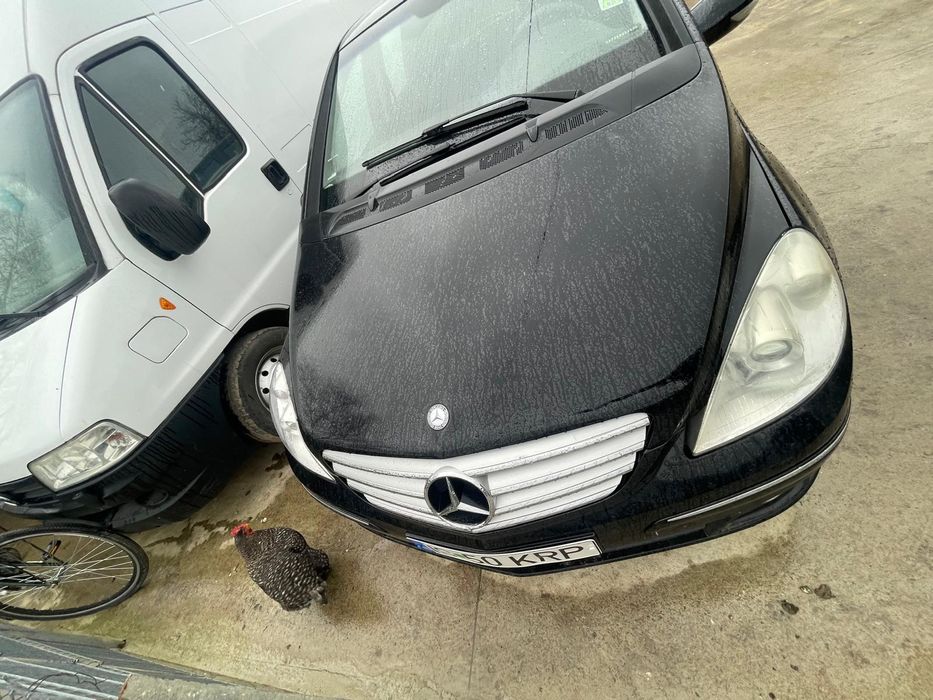 Vând Mercedes B200