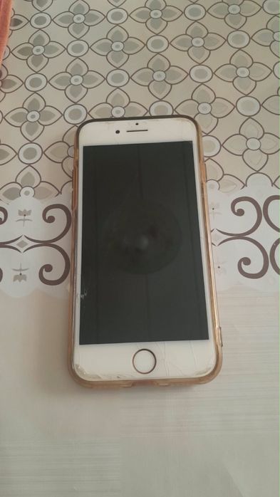 Продам айфон 8 за 10000