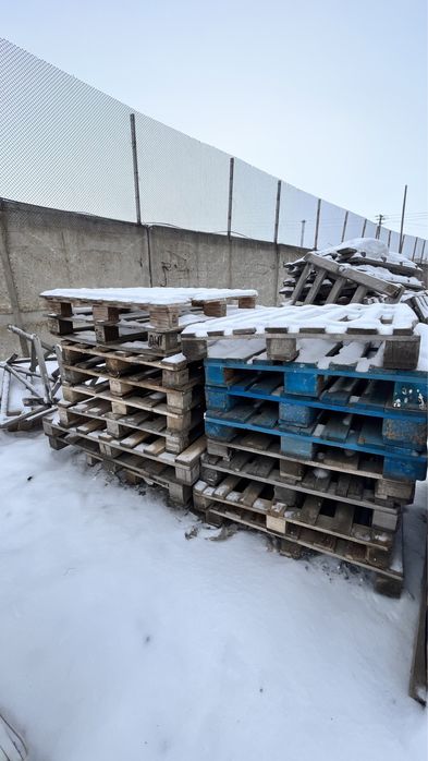 Продам поддоны в хорошем состоянии