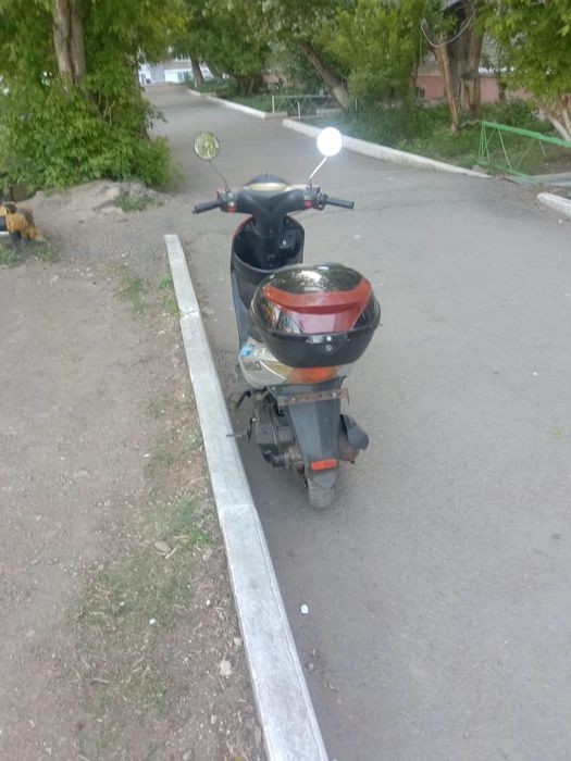 Продам скутер ZUM 50