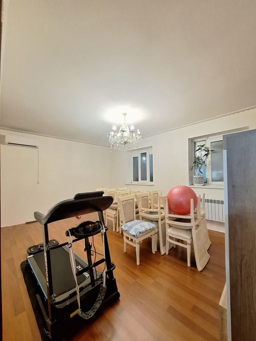 Стулья сатамын, көремін сол үшін сатып жатырмыз